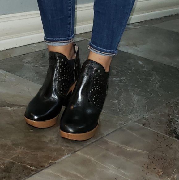 Leather booties - Picture 11 of 14